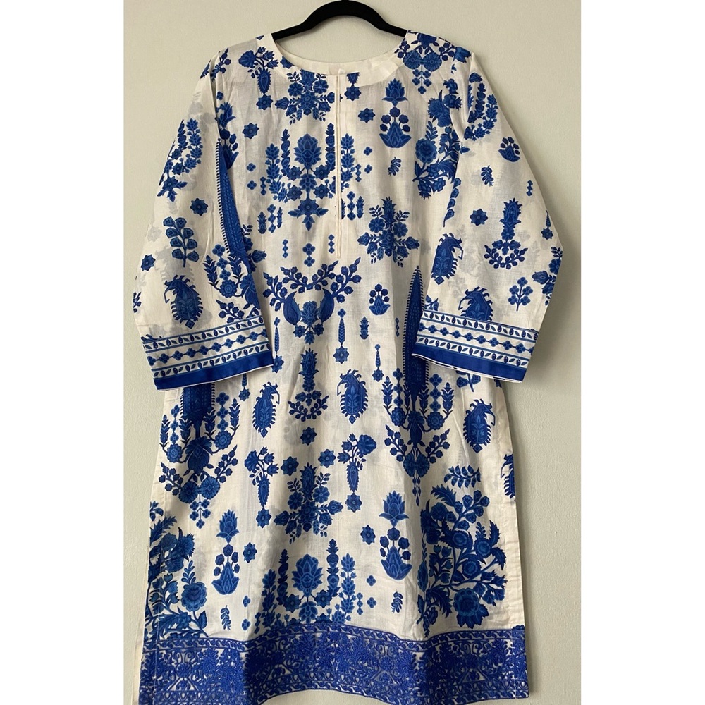 Blue and white Pakistani Outfit. Shalwar Kameez. 3 piece set Size Large/Medium